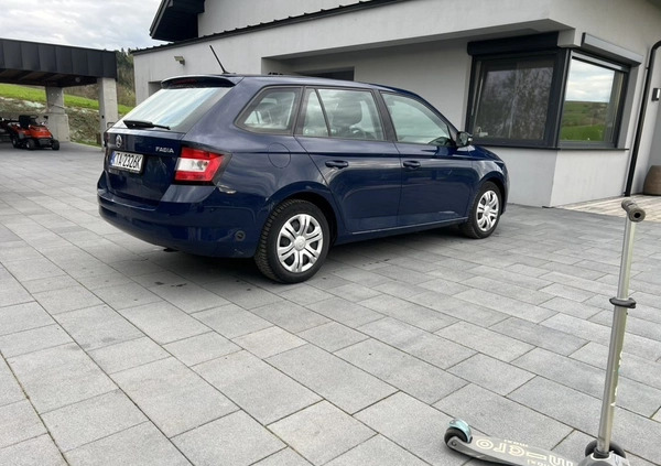 Skoda Fabia cena 31734 przebieg: 225000, rok produkcji 2018 z Chęciny małe 172